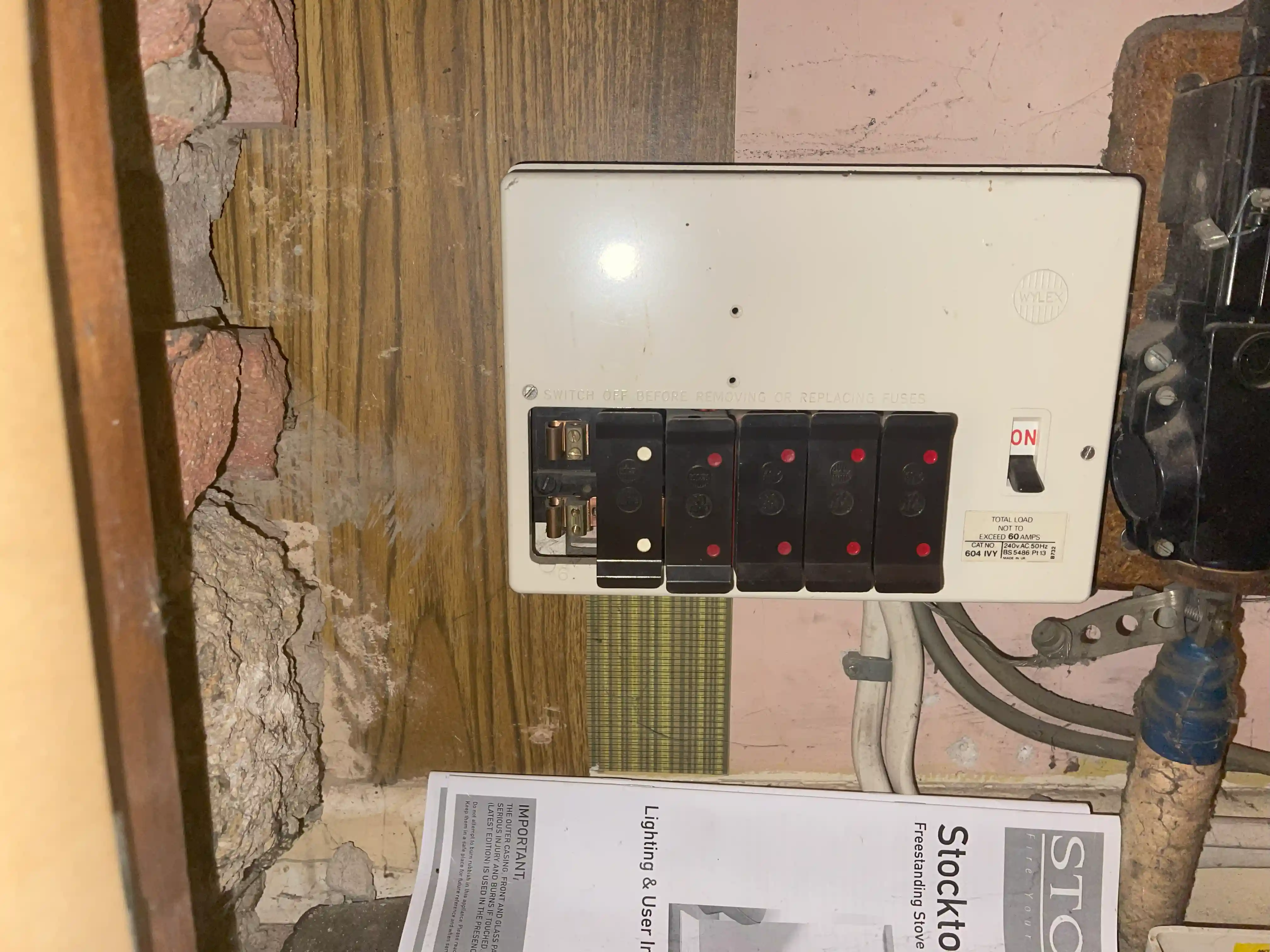 24 Hours Emergency Electrician near Harrow